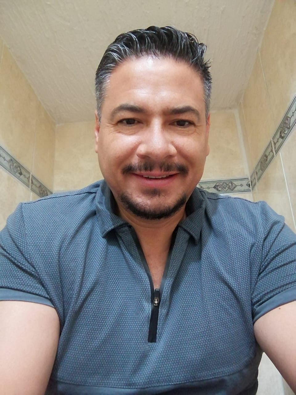<em>Carlos P.</em>
